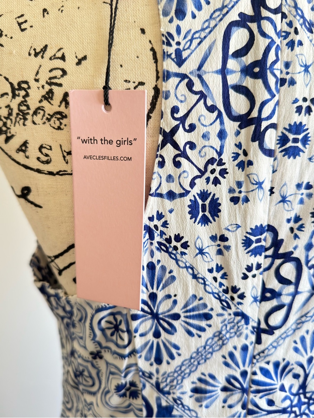 Avec Les Filles Blue and White Patterned Halter Neck Maxi Dress Size 8 NWT - Picture 13 of 15